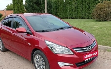 Hyundai Solaris II рестайлинг, 2015 год, 860 000 рублей, 3 фотография