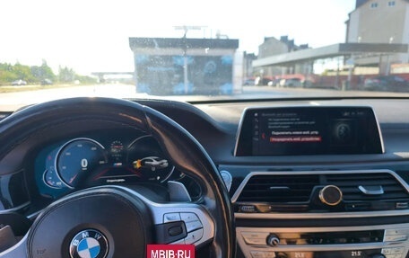 BMW 7 серия, 2018 год, 3 900 000 рублей, 9 фотография