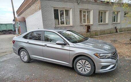 Volkswagen Jetta VII, 2019 год, 1 800 000 рублей, 2 фотография