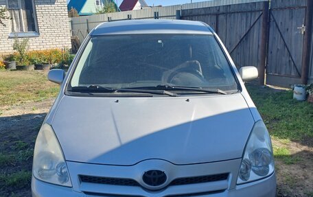 Toyota Corolla Verso I, 2006 год, 750 000 рублей, 5 фотография
