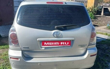Toyota Corolla Verso I, 2006 год, 750 000 рублей, 1 фотография