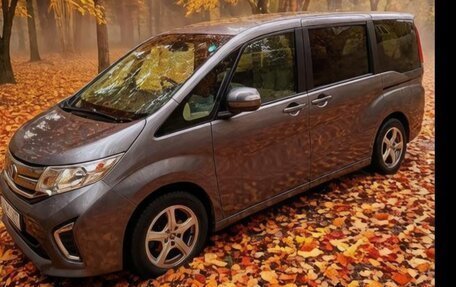 Honda Stepwgn IV, 2016 год, 1 550 рублей, 2 фотография