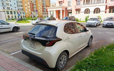Toyota Yaris, 2021 год, 1 350 000 рублей, 6 фотография