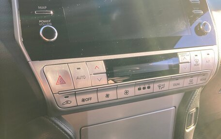 Toyota Land Cruiser Prado 150 рестайлинг 2, 2020 год, 4 690 000 рублей, 8 фотография