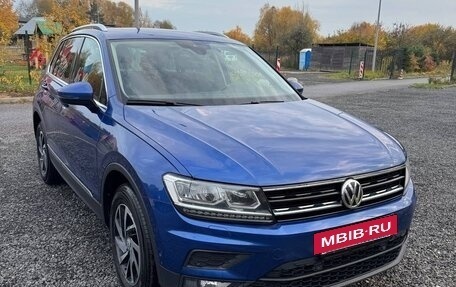 Volkswagen Tiguan II, 2018 год, 2 250 000 рублей, 2 фотография