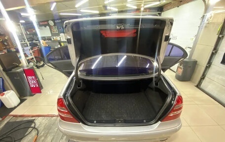 Mercedes-Benz E-Класс, 2005 год, 780 000 рублей, 3 фотография