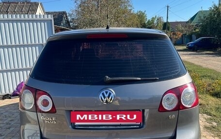 Volkswagen Golf Plus I, 2008 год, 650 000 рублей, 2 фотография