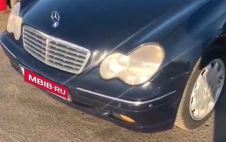 Mercedes-Benz C-Класс, 2002 год, 290 000 рублей, 1 фотография