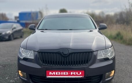 Skoda Superb III рестайлинг, 2010 год, 995 000 рублей, 5 фотография