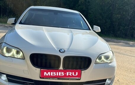 BMW 5 серия, 2011 год, 1 350 000 рублей, 3 фотография