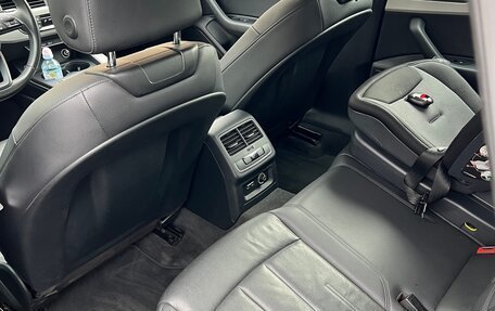 Audi A4, 2019 год, 2 499 999 рублей, 7 фотография