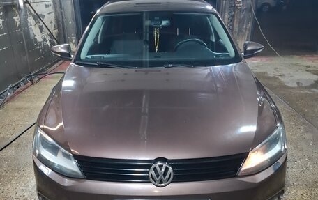 Volkswagen Jetta VI, 2014 год, 1 050 000 рублей, 1 фотография