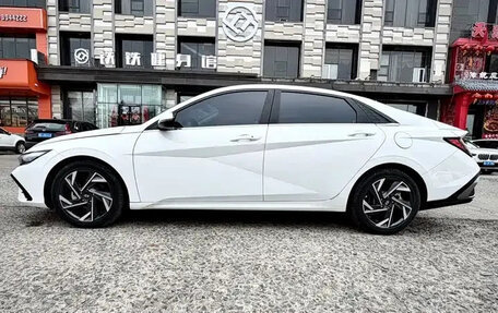 Hyundai Elantra, 2022 год, 1 250 001 рублей, 2 фотография