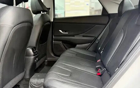 Hyundai Elantra, 2022 год, 1 250 001 рублей, 17 фотография