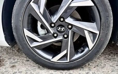 Hyundai Elantra, 2022 год, 1 250 001 рублей, 20 фотография