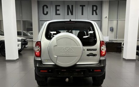 Chevrolet Niva I рестайлинг, 2011 год, 665 000 рублей, 4 фотография