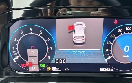 Volkswagen Golf VIII, 2022 год, 2 176 000 рублей, 13 фотография