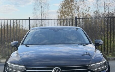 Volkswagen Passat B8 рестайлинг, 2021 год, 2 380 000 рублей, 1 фотография