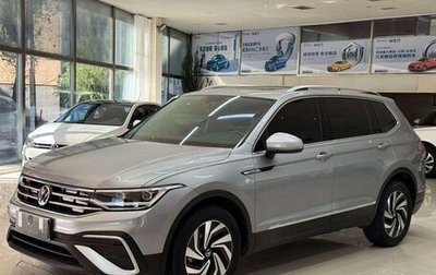 Volkswagen Tiguan II, 2022 год, 1 965 000 рублей, 1 фотография