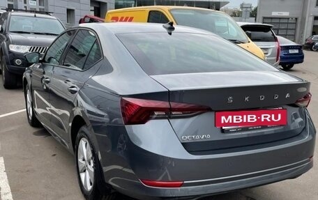 Skoda Octavia IV, 2020 год, 2 300 000 рублей, 2 фотография