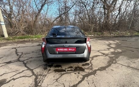 Toyota Prius IV XW50, 2017 год, 1 650 000 рублей, 4 фотография