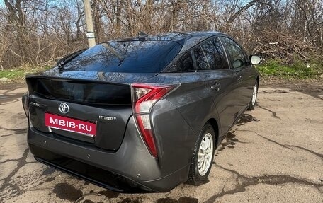 Toyota Prius IV XW50, 2017 год, 1 650 000 рублей, 3 фотография