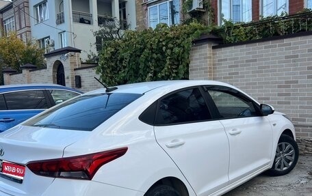 Hyundai Solaris II рестайлинг, 2021 год, 1 550 000 рублей, 1 фотография