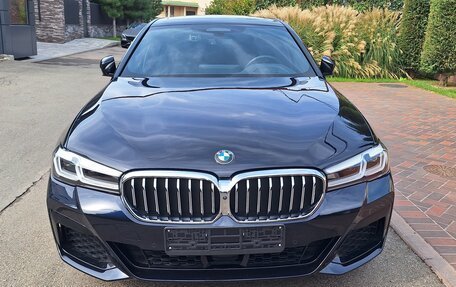 BMW 5 серия, 2023 год, 5 450 000 рублей, 2 фотография