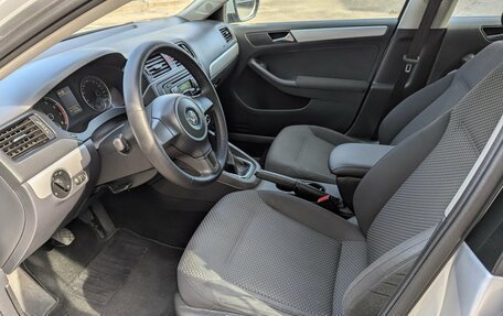 Volkswagen Jetta VI, 2012 год, 940 000 рублей, 10 фотография