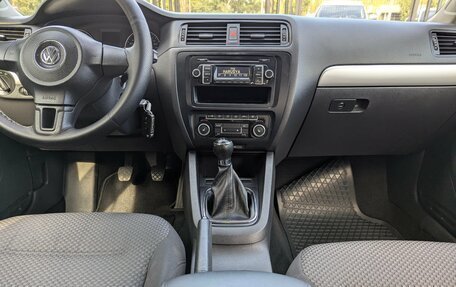Volkswagen Jetta VI, 2012 год, 940 000 рублей, 11 фотография