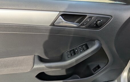 Volkswagen Jetta VI, 2012 год, 940 000 рублей, 15 фотография