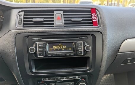Volkswagen Jetta VI, 2012 год, 940 000 рублей, 18 фотография