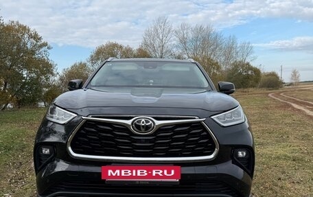 Toyota Highlander, 2024 год, 4 910 000 рублей, 3 фотография