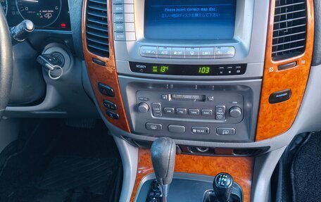 Toyota Land Cruiser 100 рестайлинг 2, 2004 год, 2 100 000 рублей, 10 фотография
