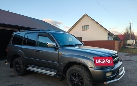 Toyota Land Cruiser 100 рестайлинг 2, 2004 год, 2 100 000 рублей, 2 фотография