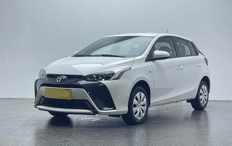 Toyota Yaris XP150 рестайлинг, 2023 год, 1 250 000 рублей, 1 фотография