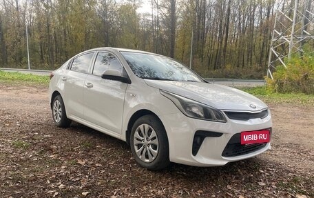 KIA Rio IV, 2017 год, 925 000 рублей, 2 фотография