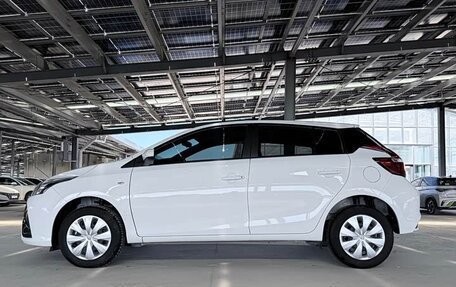 Toyota Yaris XP150 рестайлинг, 2023 год, 1 290 000 рублей, 3 фотография