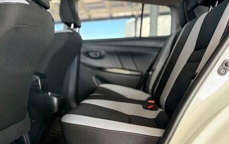 Toyota Yaris XP150 рестайлинг, 2023 год, 1 290 000 рублей, 8 фотография