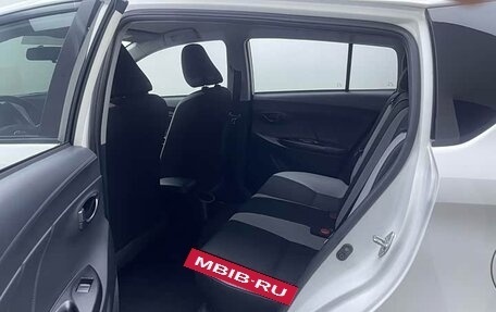 Toyota Yaris XP150 рестайлинг, 2023 год, 1 250 000 рублей, 11 фотография