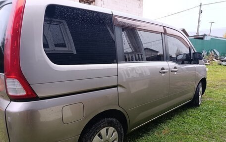 Nissan Serena III, 2006 год, 530 000 рублей, 5 фотография