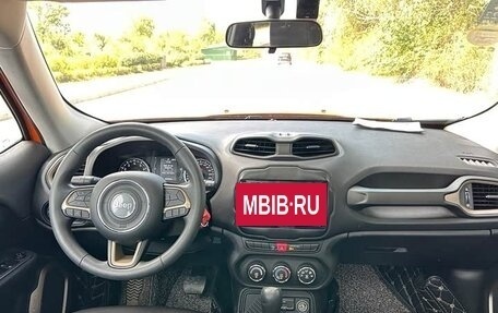 Jeep Renegade I рестайлинг, 2018 год, 1 039 000 рублей, 11 фотография