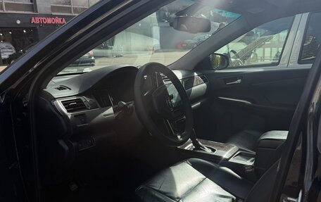 Toyota Camry, 2017 год, 2 250 000 рублей, 14 фотография