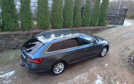 Skoda Superb III рестайлинг, 2017 год, 1 600 000 рублей, 4 фотография