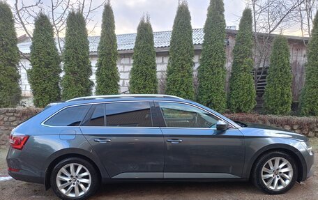 Skoda Superb III рестайлинг, 2017 год, 1 600 000 рублей, 2 фотография