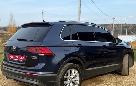Volkswagen Tiguan II, 2017 год, 2 399 000 рублей, 2 фотография