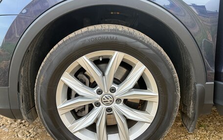 Volkswagen Tiguan II, 2017 год, 2 399 000 рублей, 18 фотография