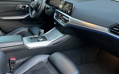 BMW 3 серия, 2019 год, 4 500 000 рублей, 18 фотография