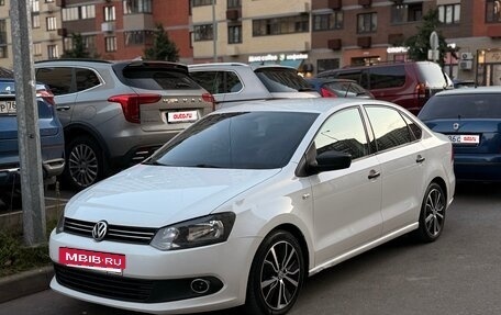 Volkswagen Polo VI (EU Market), 2013 год, 800 000 рублей, 2 фотография