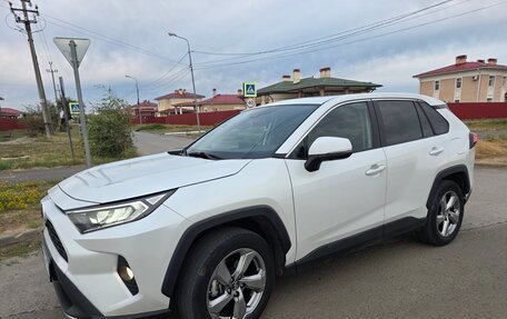 Toyota RAV4, 2022 год, 3 500 000 рублей, 2 фотография